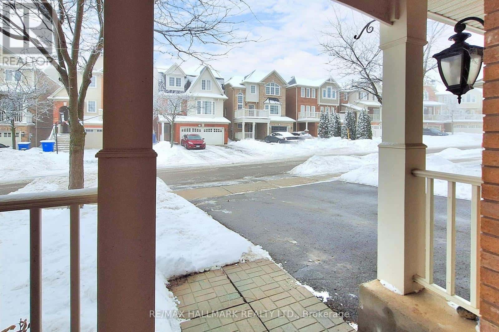 51 CLIFF GUNN ROAD — Newmarket (Woodland Hill), Ontario - Photo 4 of 50