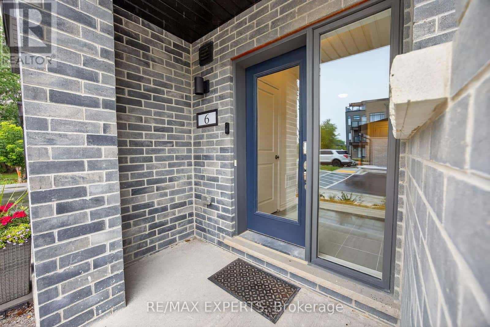 6 WYN WOOD LANE — Orillia, Ontario - Photo 4 of 30