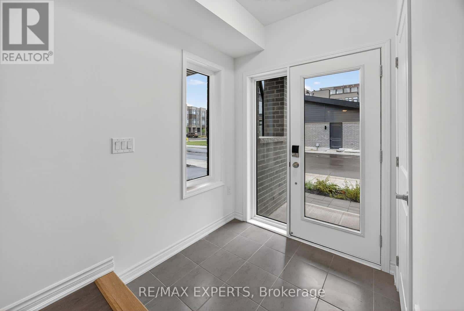 6 WYN WOOD LANE — Orillia, Ontario - Photo 5 of 30