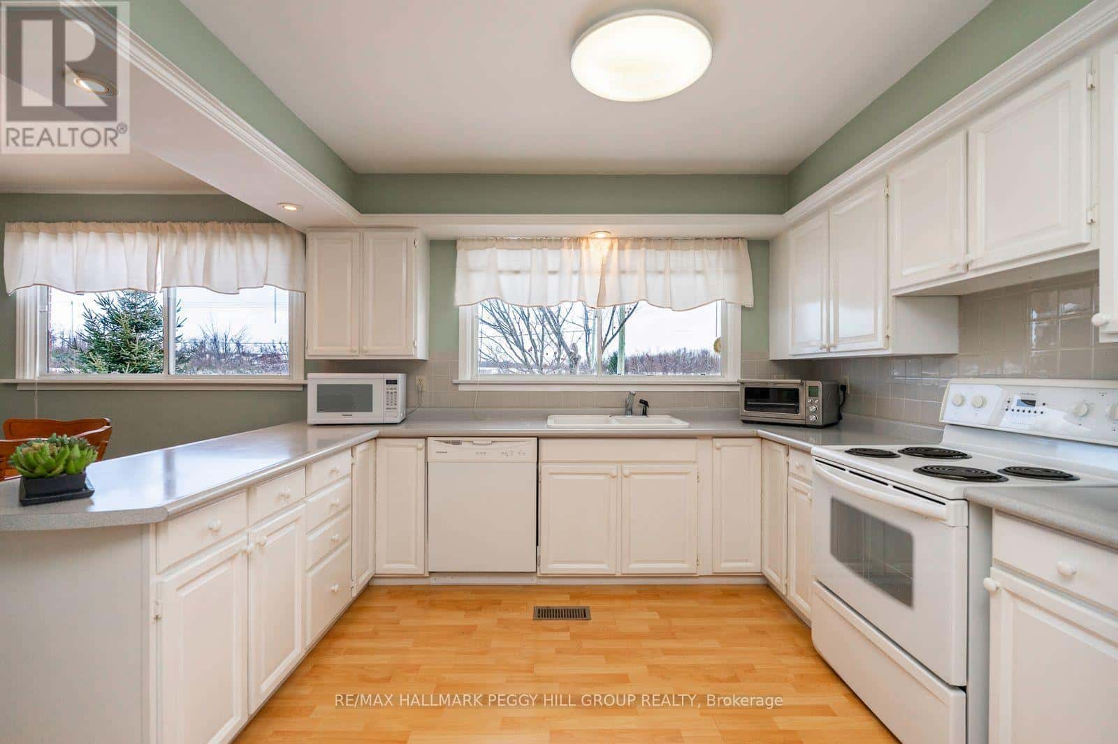 1572 4 LINE N — Oro-Medonte (Edgar), Ontario - Photo 3 of 13