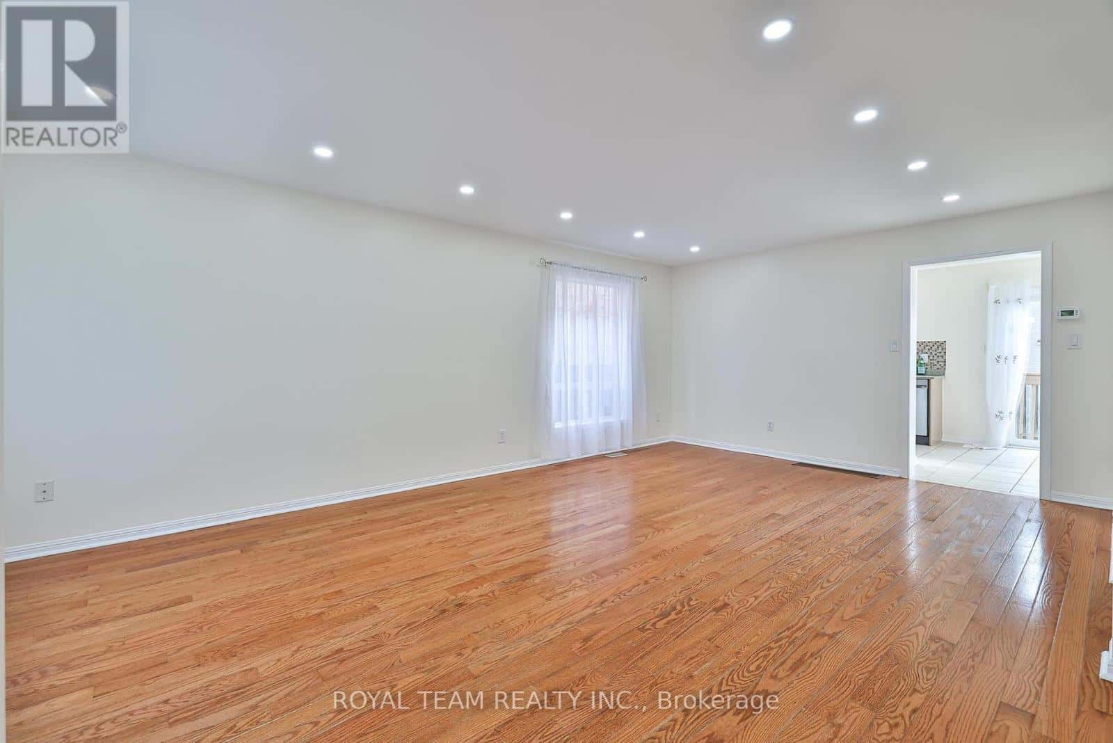 2439 HOLLYBROOK DRIVE — Oakville (WM Westmount), Ontario - Photo 5 of 50