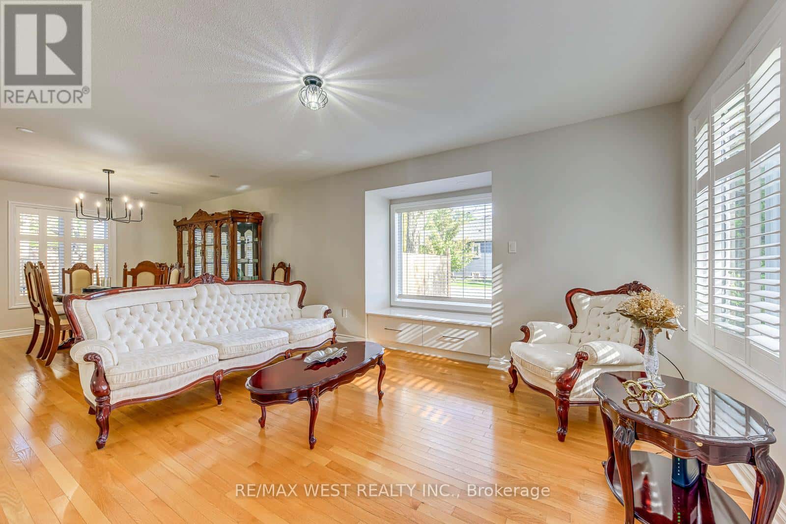 1397 HELEN COURT — Oakville (WO West), Ontario - Photo 5 of 50