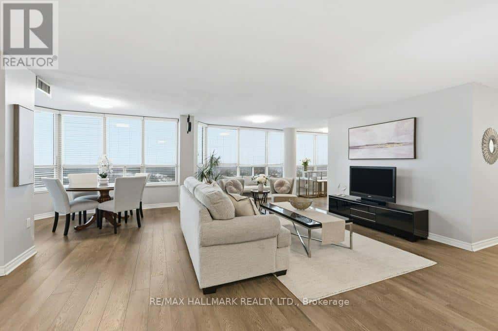 1209 - 400 WEBB DRIVE — Mississauga (City Centre), Ontario - Photo 2 of 45