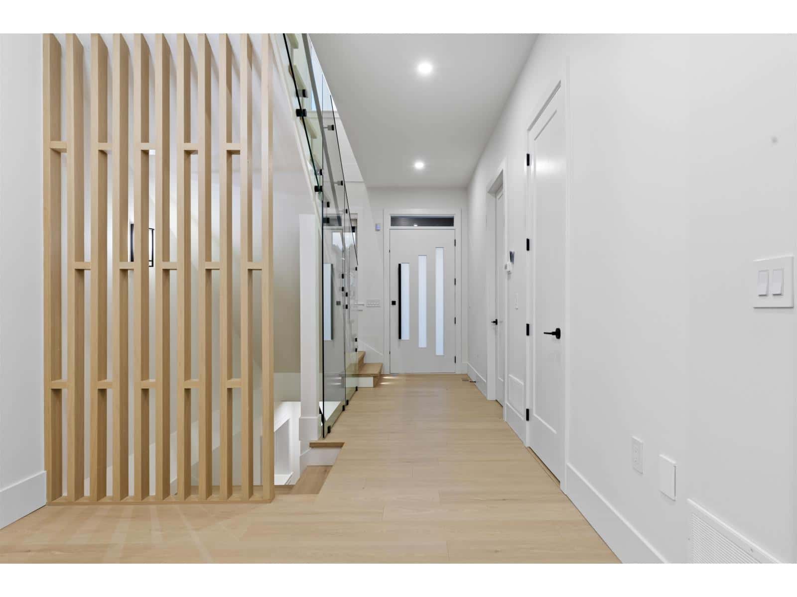 17144 1 AVENUE — Surrey, British Columbia - Photo 4 of 34