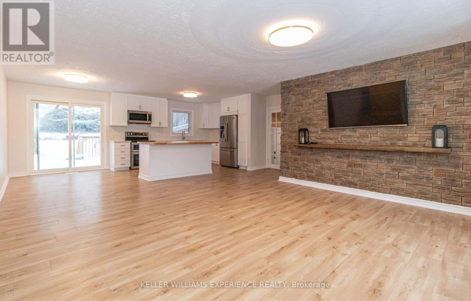 744 TRUNK ROAD — Bonfield, Ontario - Photo 3 of 50