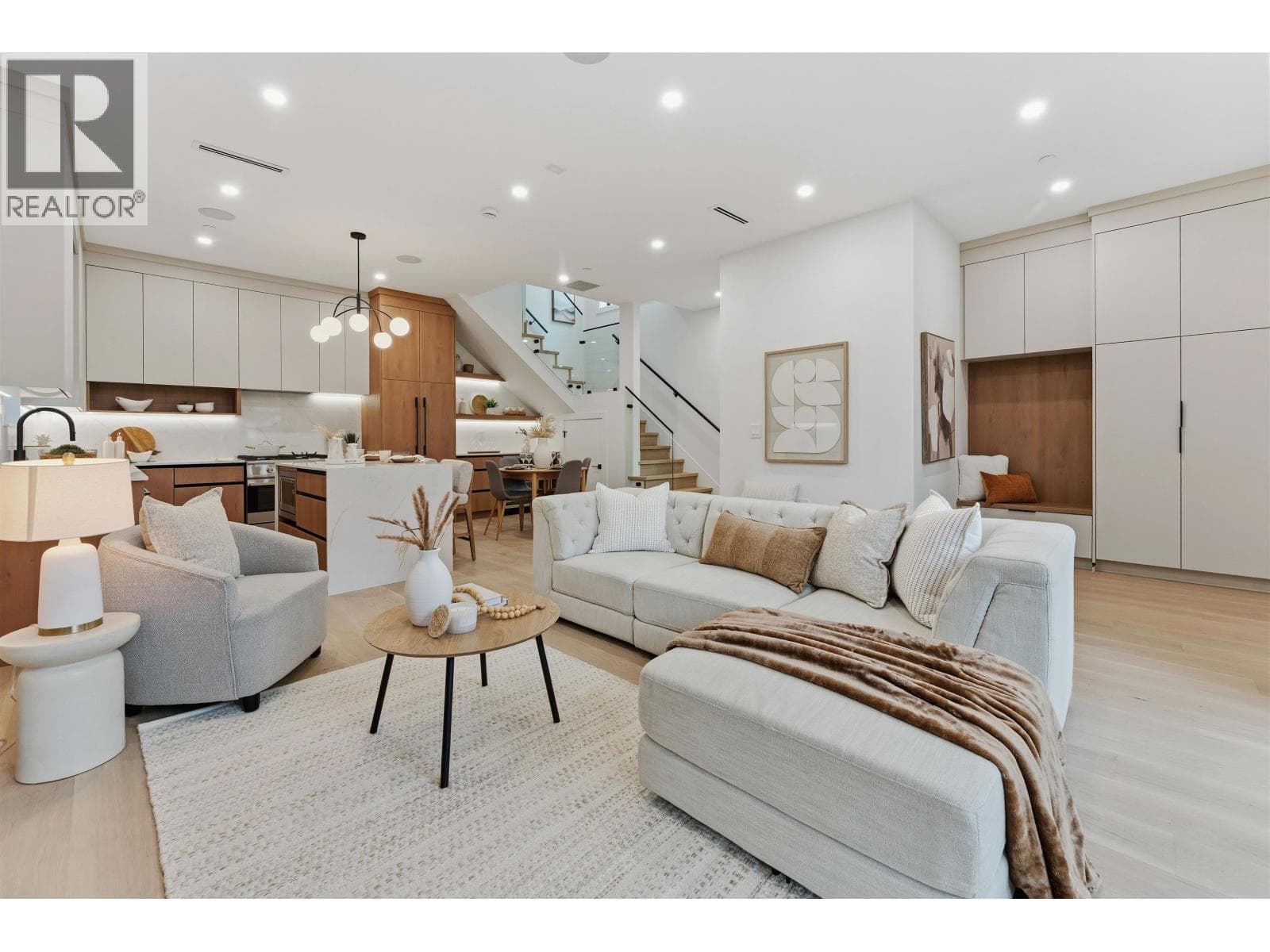 1 3218 W 38TH AVENUE — Vancouver, British Columbia - Main photo