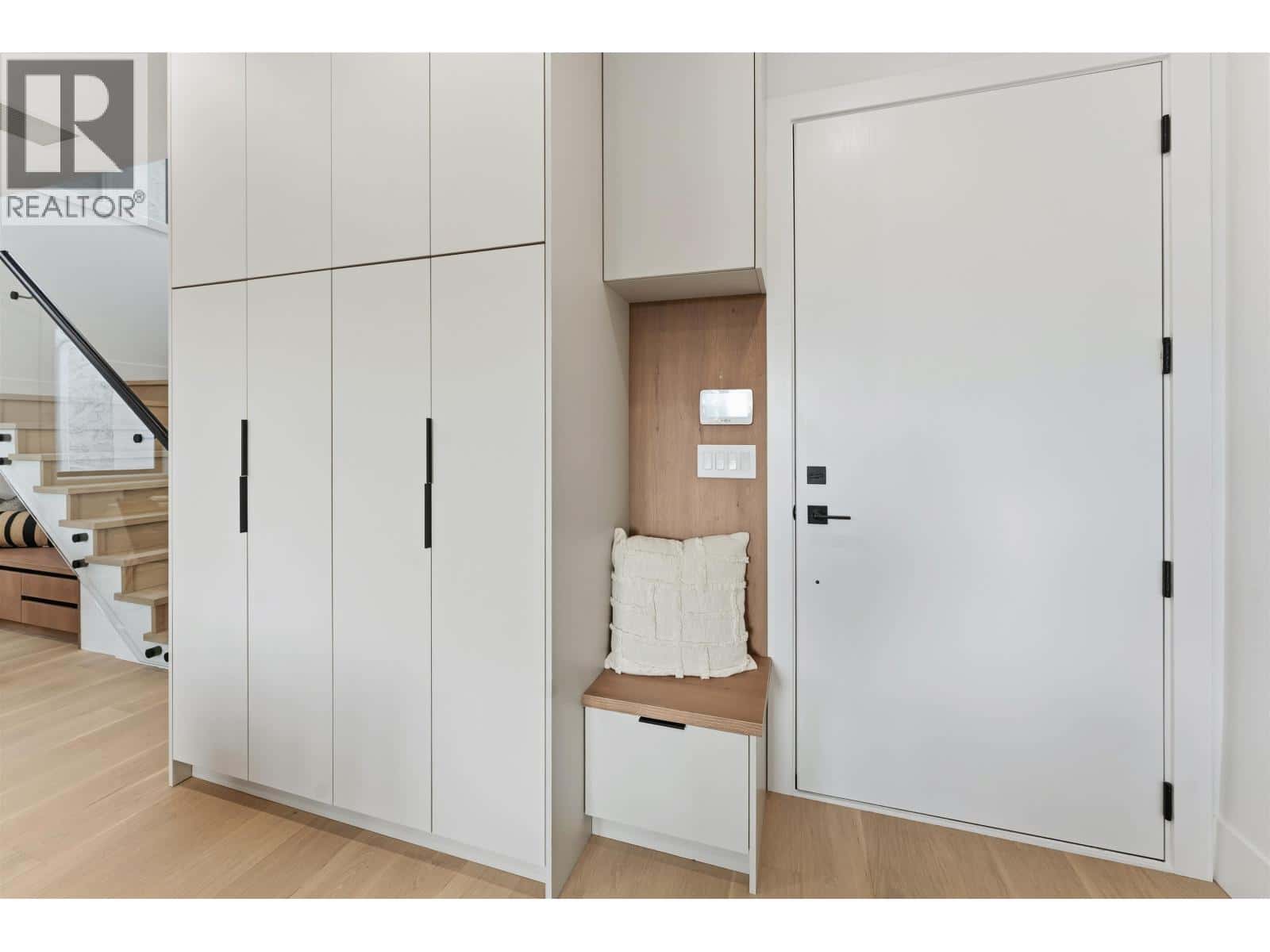 2 3218 W 38TH AVENUE — Vancouver, British Columbia - Photo 4 of 30