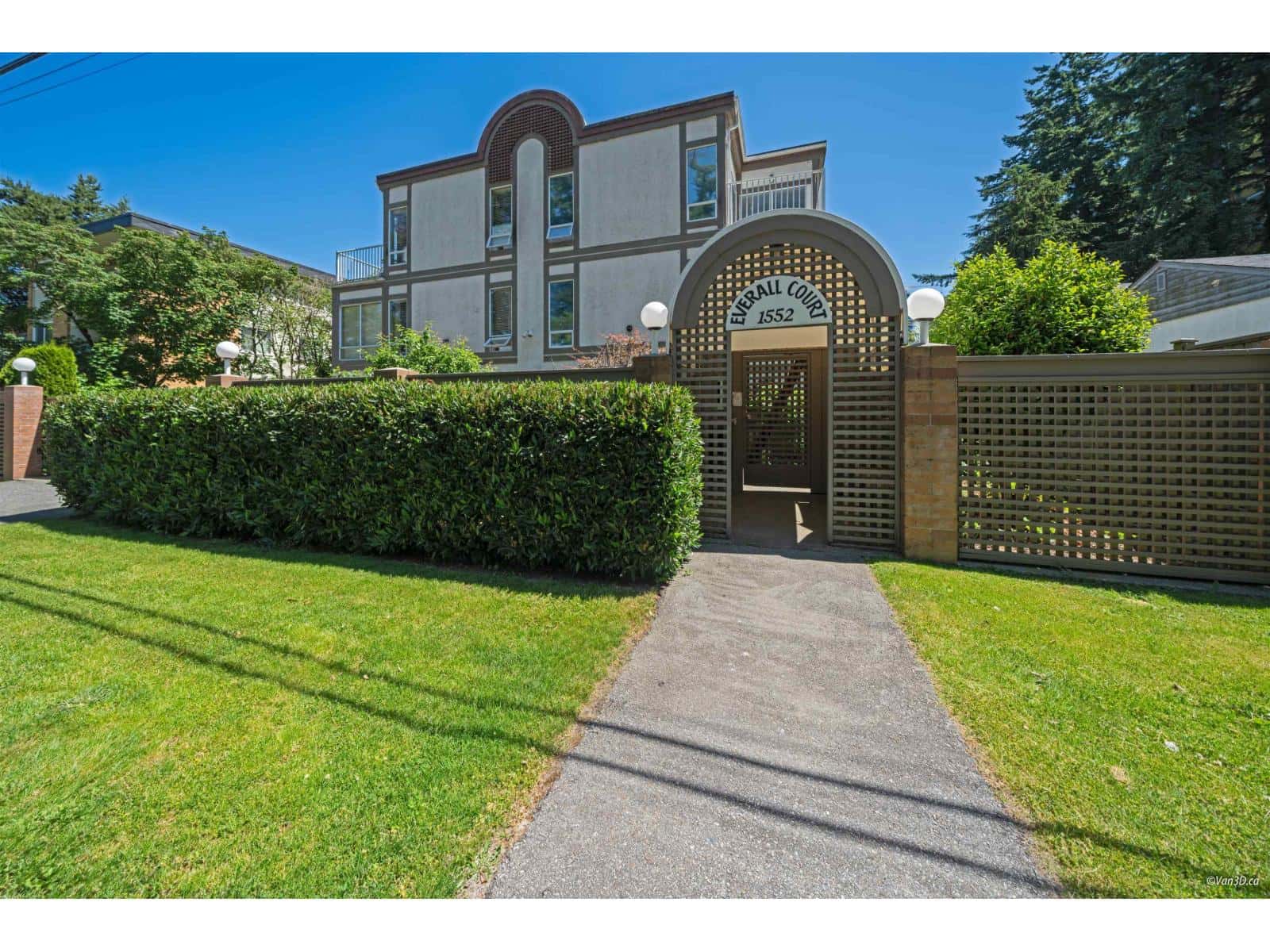 3 1552 EVERALL STREET — White Rock, British Columbia - Photo 2 of 40