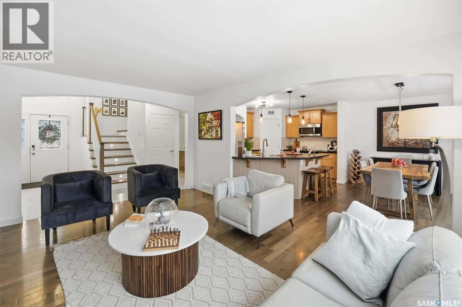 323 Hettle COVE — Saskatoon, Saskatchewan - Photo 5 of 50