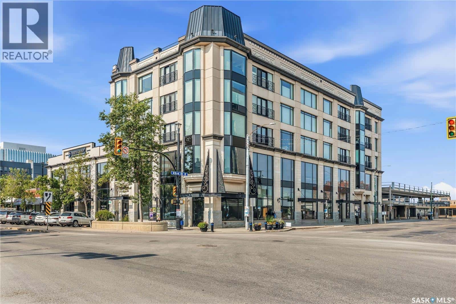 307 157 2nd AVENUE N — Saskatoon, Saskatchewan - Photo 2 of 36