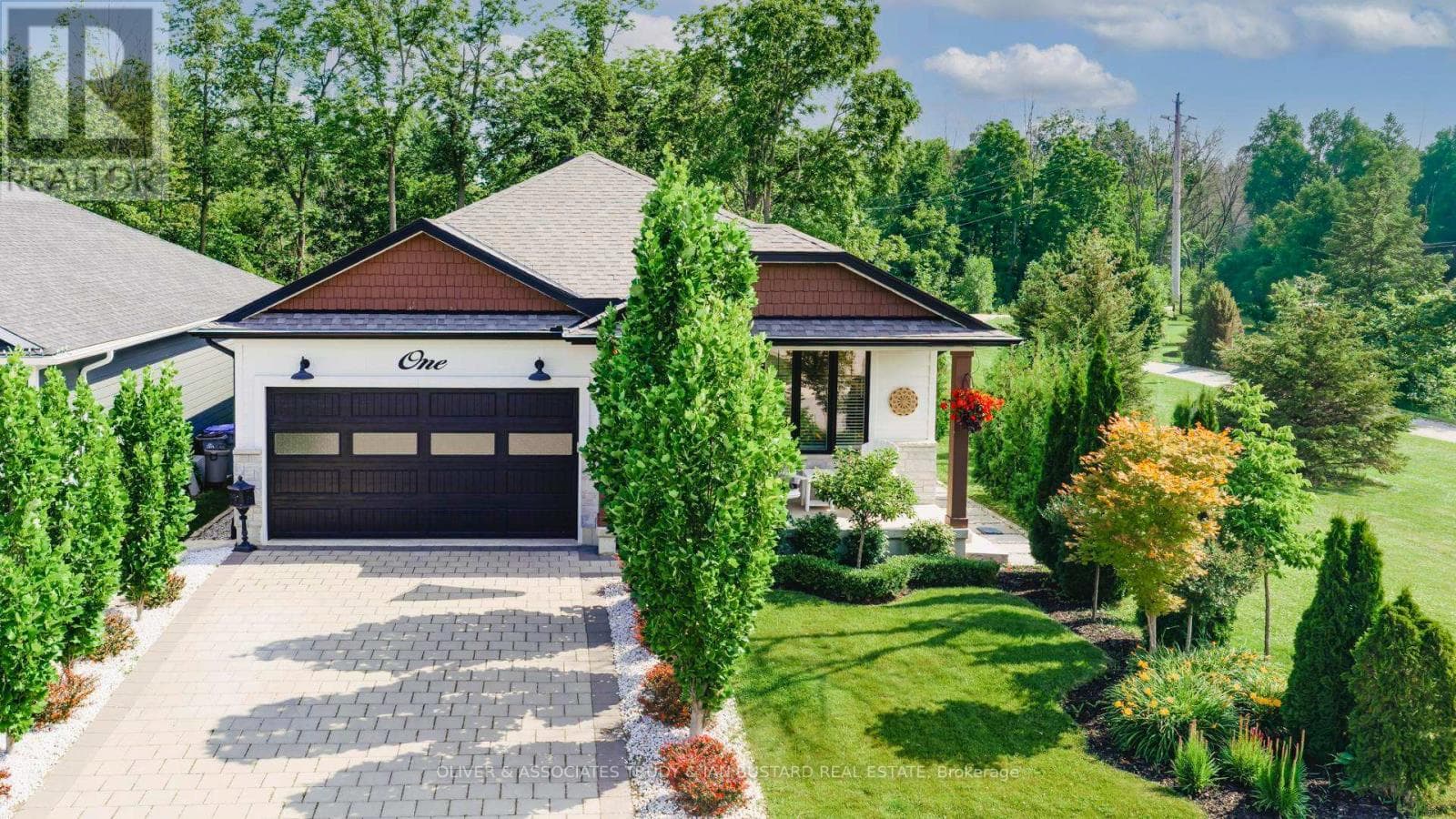 1 CREEK SIDE PLACE — Lambton Shores (Grand Bend), Ontario - Main photo