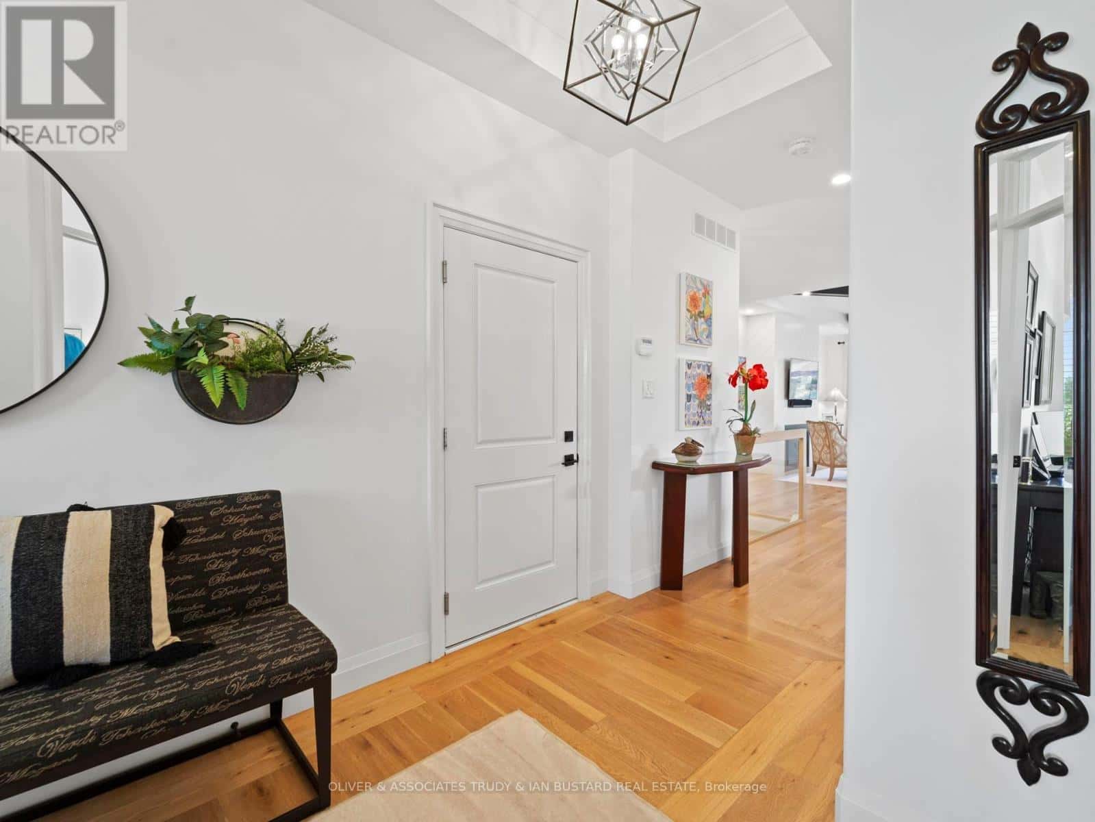 1 CREEK SIDE PLACE — Lambton Shores (Grand Bend), Ontario - Photo 5 of 50