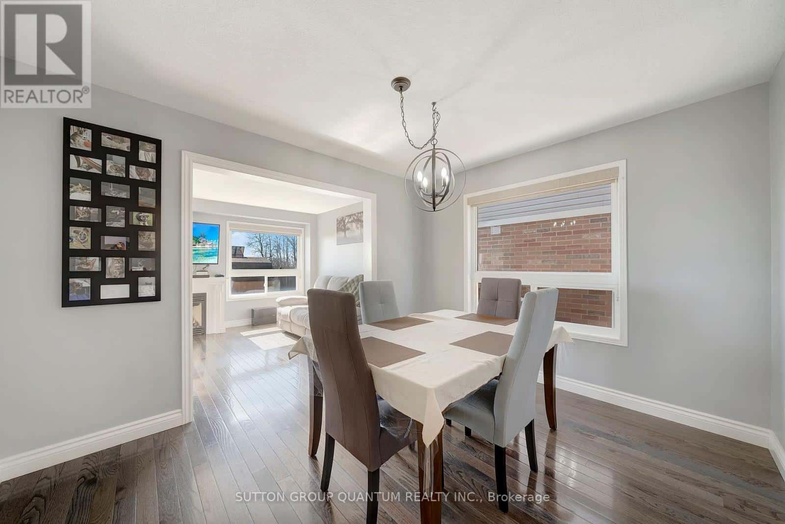 157 VOYAGER PASS — Hamilton (Binbrook), Ontario - Photo 3 of 33