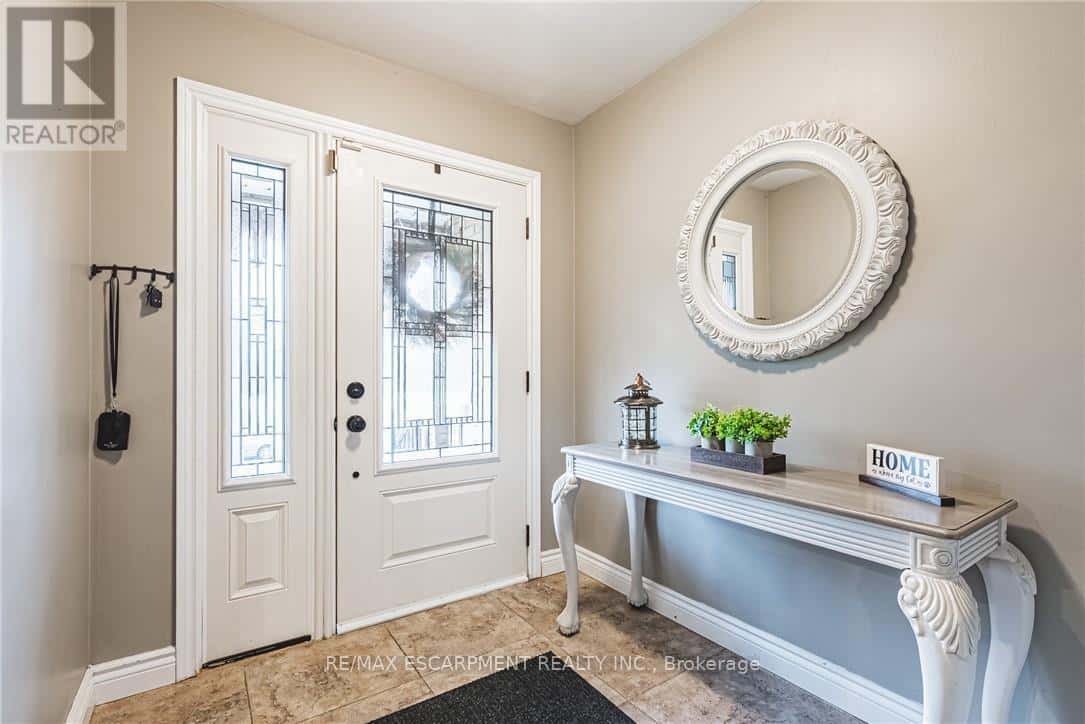 477 QUEEN VICTORIA DRIVE — Hamilton (Quinndale), Ontario - Photo 5 of 48