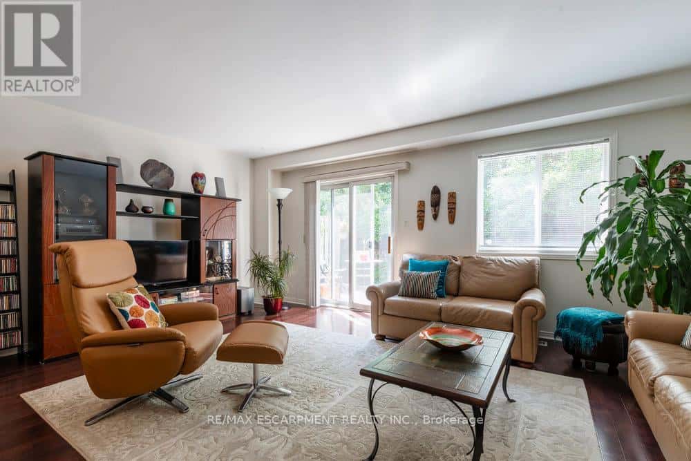 1 - 31 MOSS BOULEVARD — Hamilton (Dundas), Ontario - Photo 4 of 21