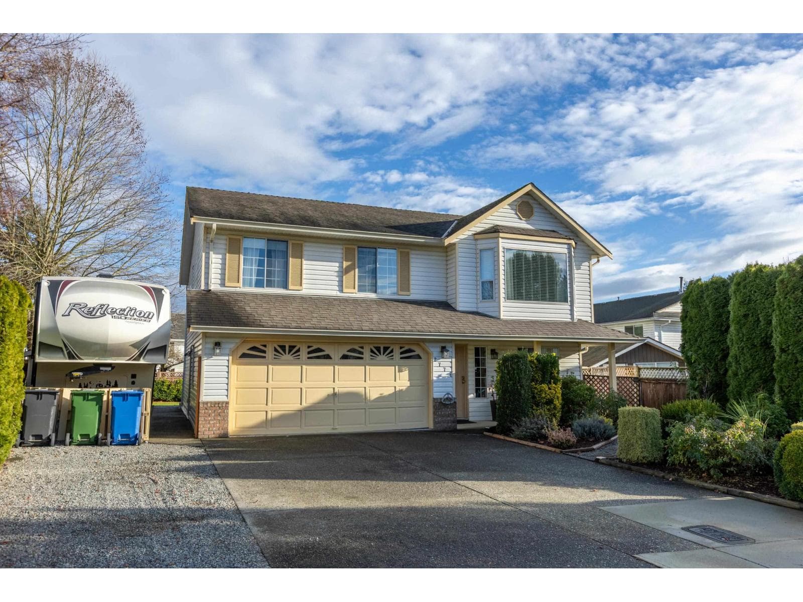 2774 DEHAVILLAND PLACE — Abbotsford, British Columbia - Main photo