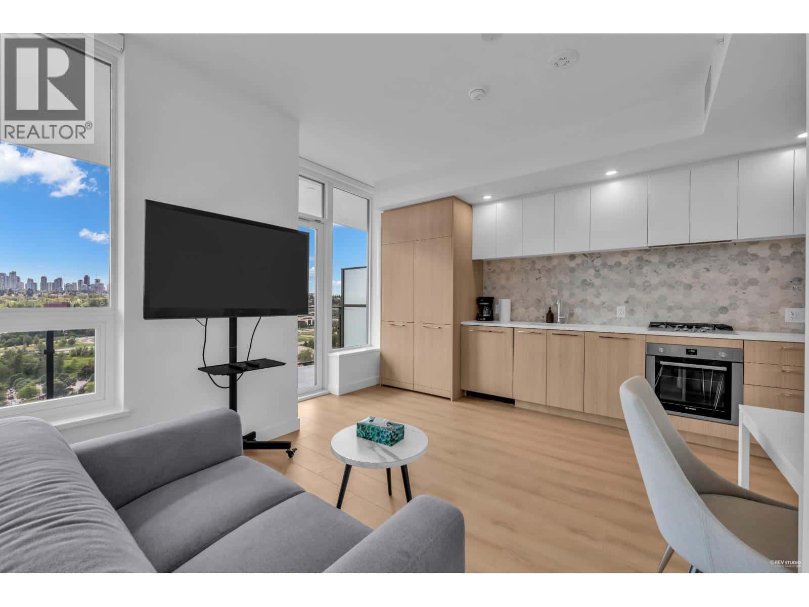 1803 2425 ALPHA AVENUE — Burnaby, British Columbia - Photo 2 of 32