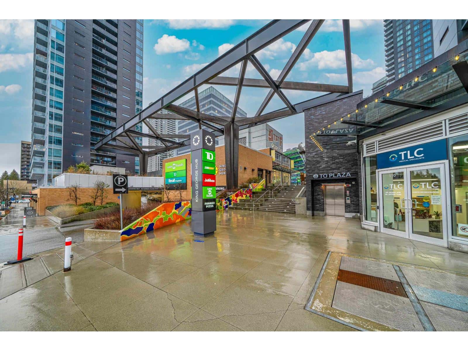 2307 13655 FRASER HIGHWAY — Surrey, British Columbia - Photo 2 of 33