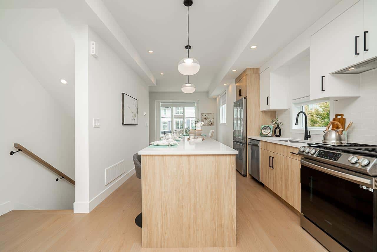 6 2525 156 STREET — Surrey, British Columbia - Photo 5 of 32