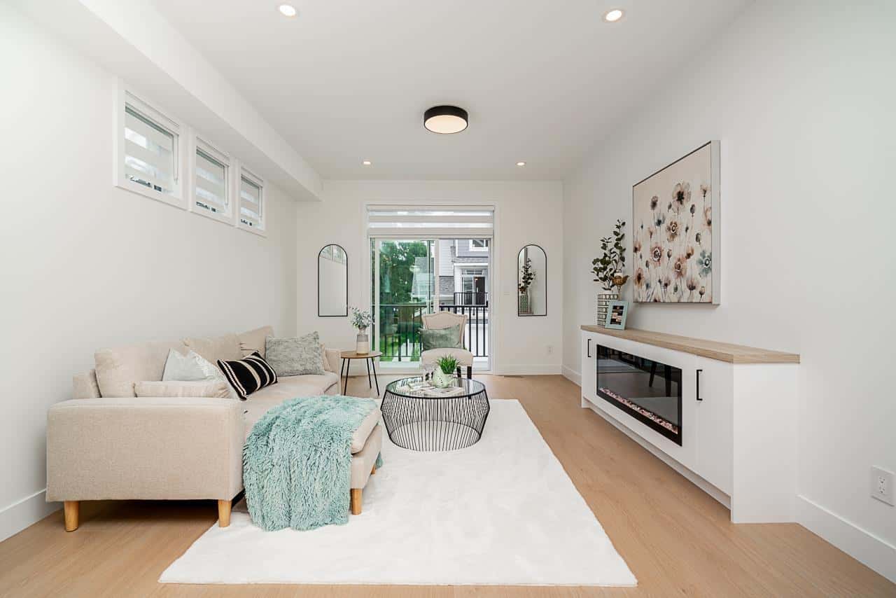 6 2525 156 STREET — Surrey, British Columbia - Photo 2 of 32