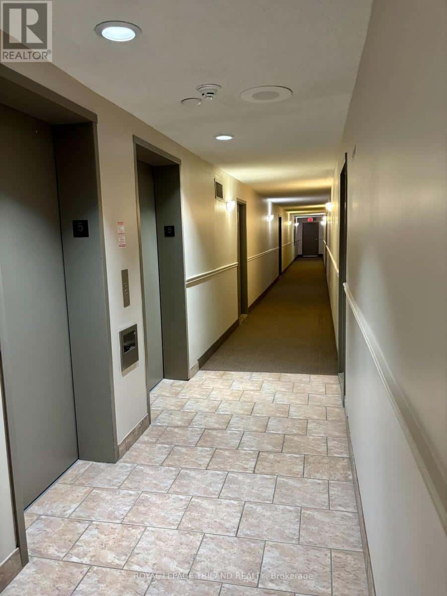 507 - 95 BASELINE ROAD W — London South (South E), Ontario - Photo 4 of 13