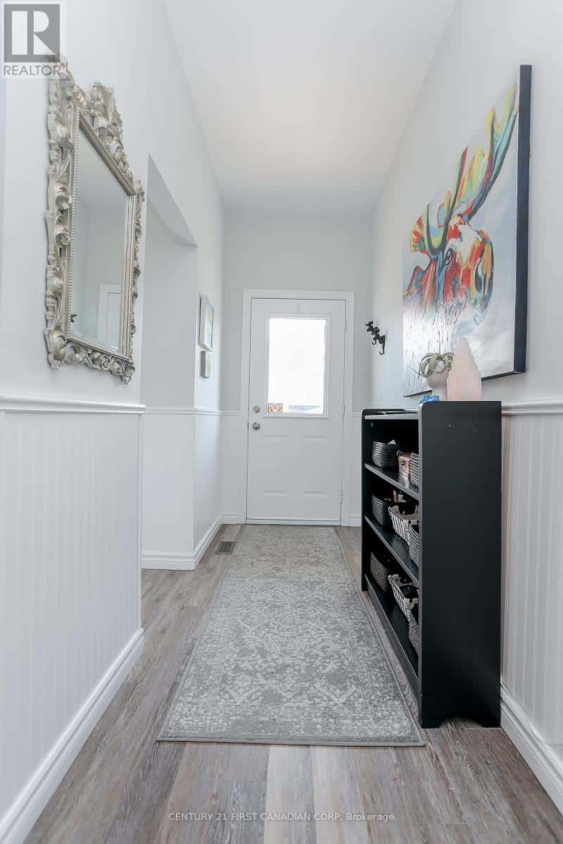 10 - 374 FRONT STREET — Central Elgin (Port Stanley), Ontario - Photo 5 of 28