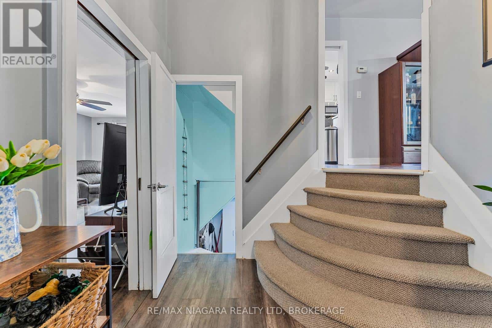 671 RIDGE ROAD N — Fort Erie (Ridgeway), Ontario - Photo 4 of 45