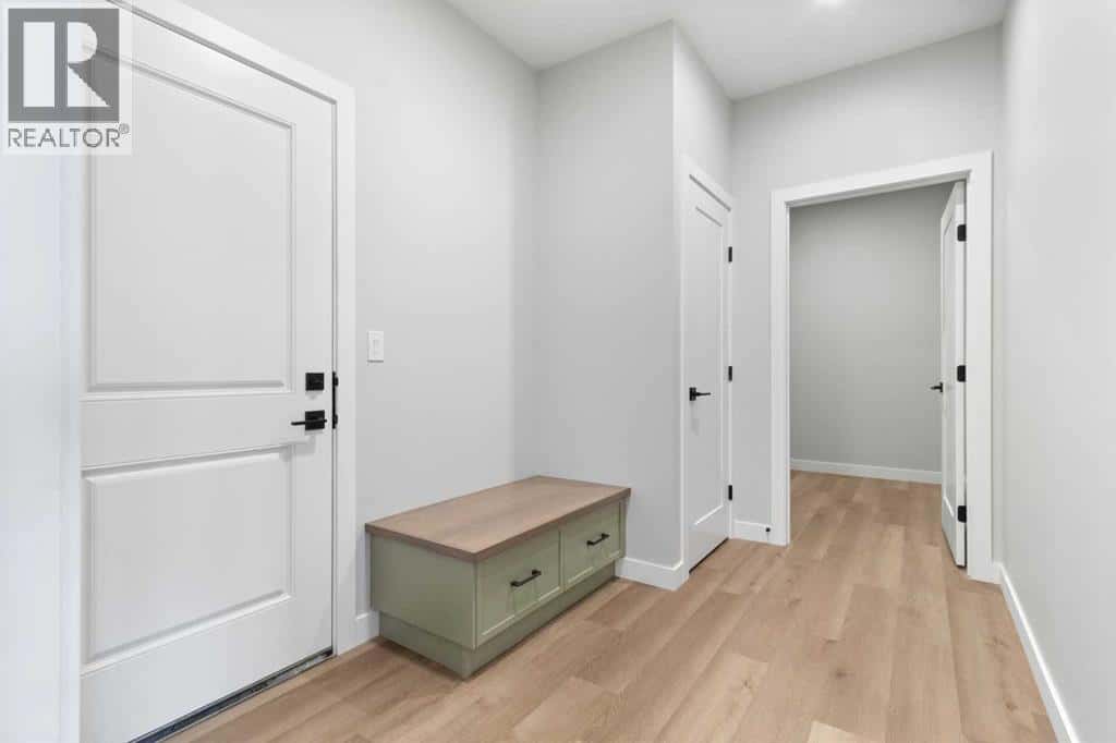 4924 Beardsley Avenue — Lacombe, Alberta - Photo 3 of 26