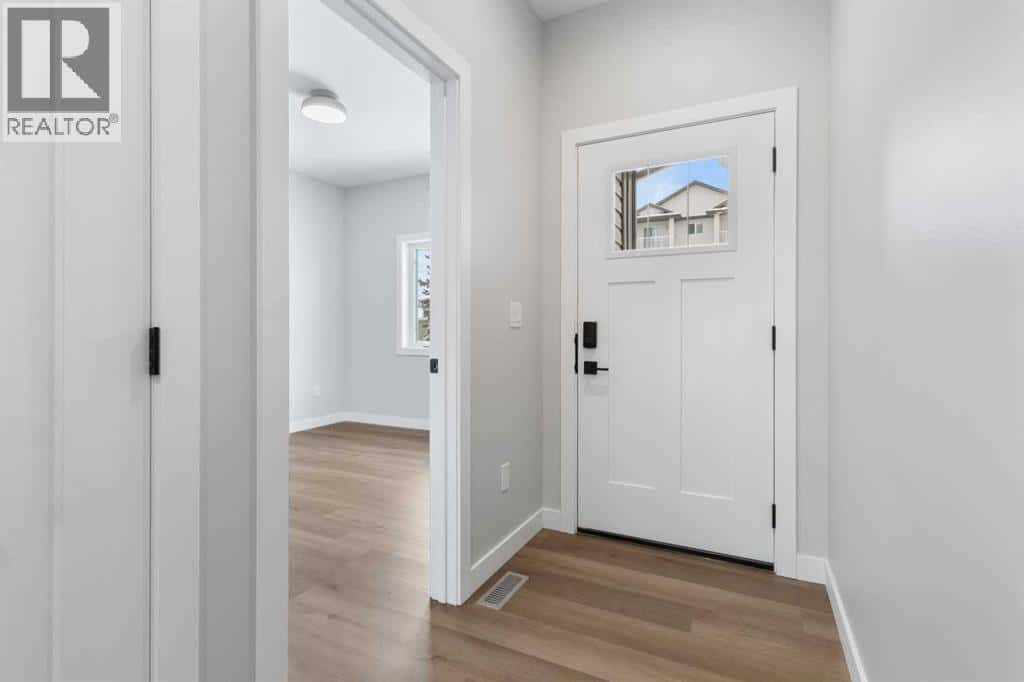 4922 Beardsley Avenue — Lacombe, Alberta - Photo 2 of 29