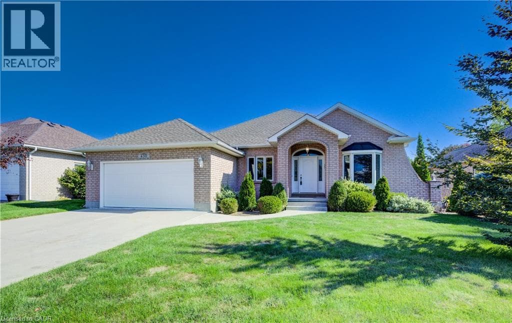 430 CARYNDALE Drive — Kitchener, Ontario - Main photo