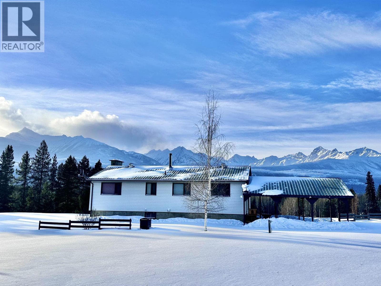 3235 MCLENNAN ROAD — Valemount, British Columbia - Main photo