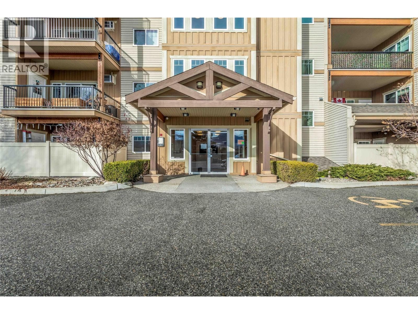 250 Hollywood Road S Unit# 302 — Kelowna, British Columbia - Main photo