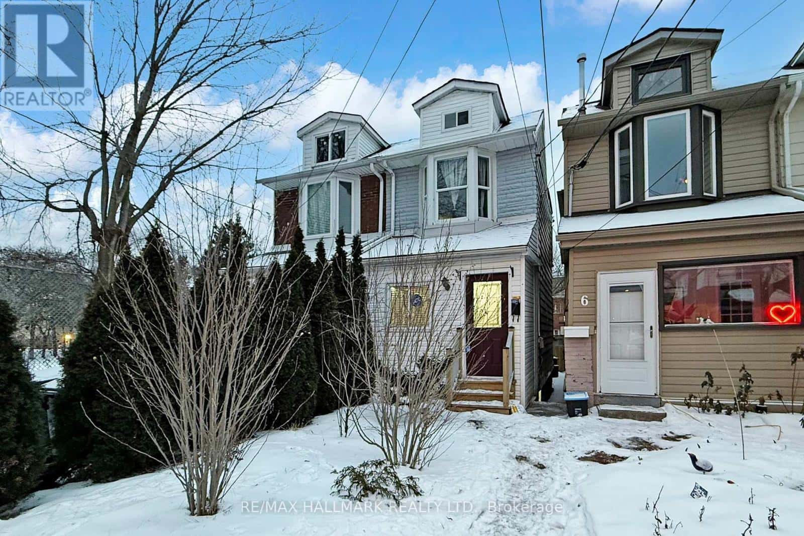 4 KING EDWARD AVENUE — Toronto (Woodbine-Lumsden), Ontario - Photo 2 of 36