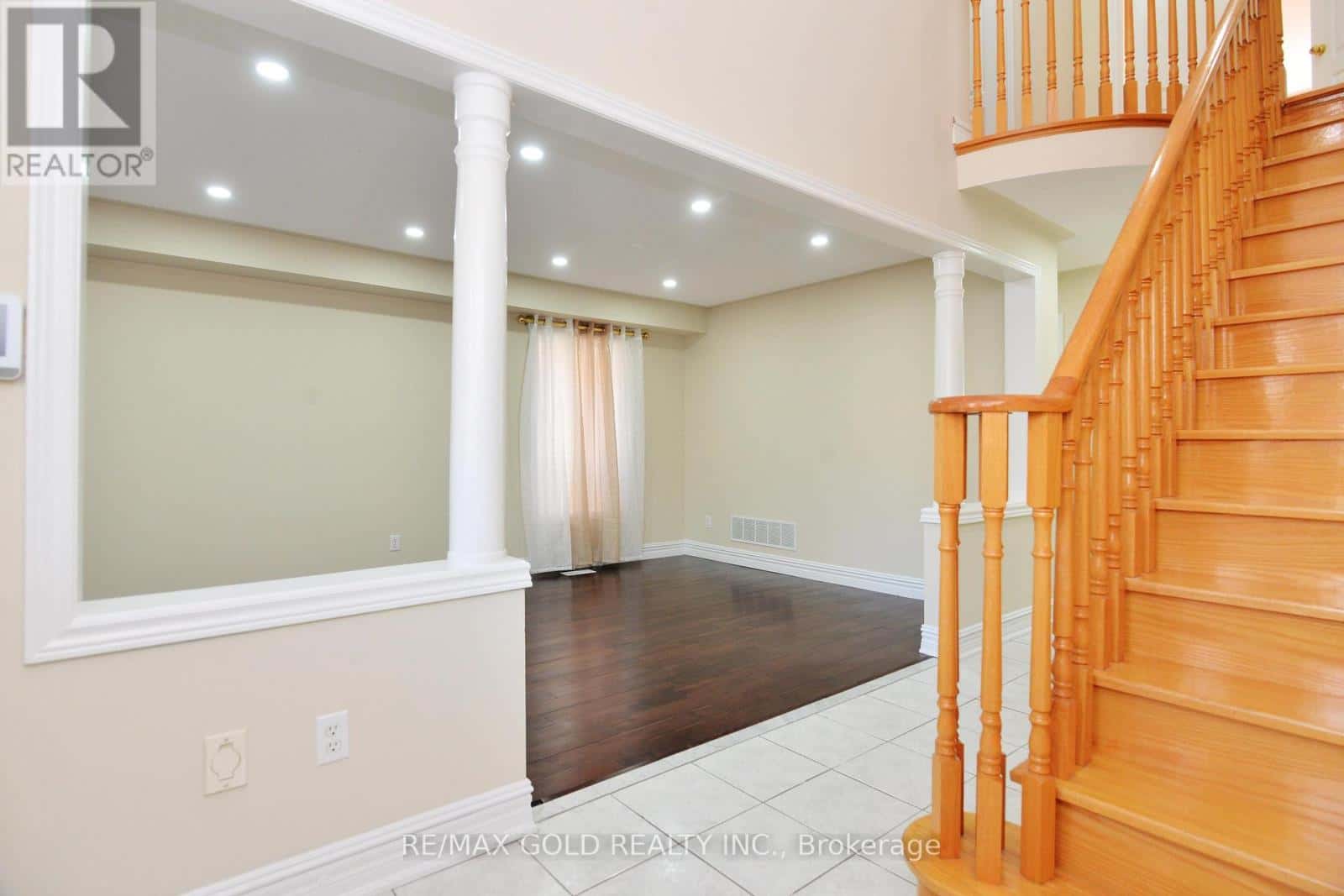 46 MINT LEAF BOULEVARD — Brampton (Sandringham-Wellington), Ontario - Photo 4 of 43