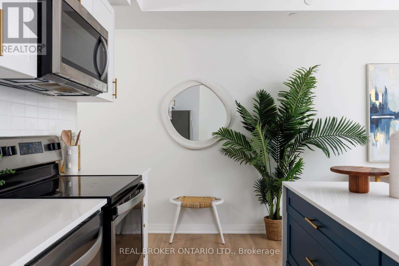 20 - 1238 CAWTHRA ROAD — Mississauga (Mineola), Ontario - Photo 3 of 24