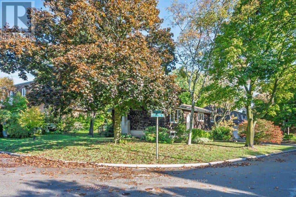 2063 WATERS EDGE DRIVE — Oakville (BR Bronte), Ontario - Photo 4 of 36