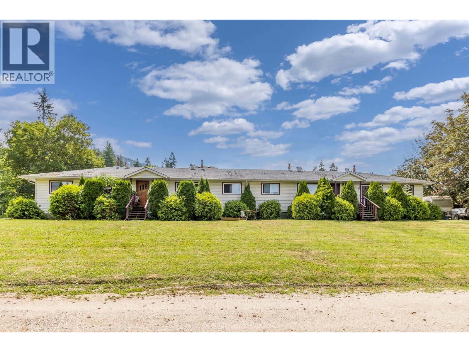 1120 Shuswap Street SE — Salmon Arm, British Columbia - Photo 4 of 25