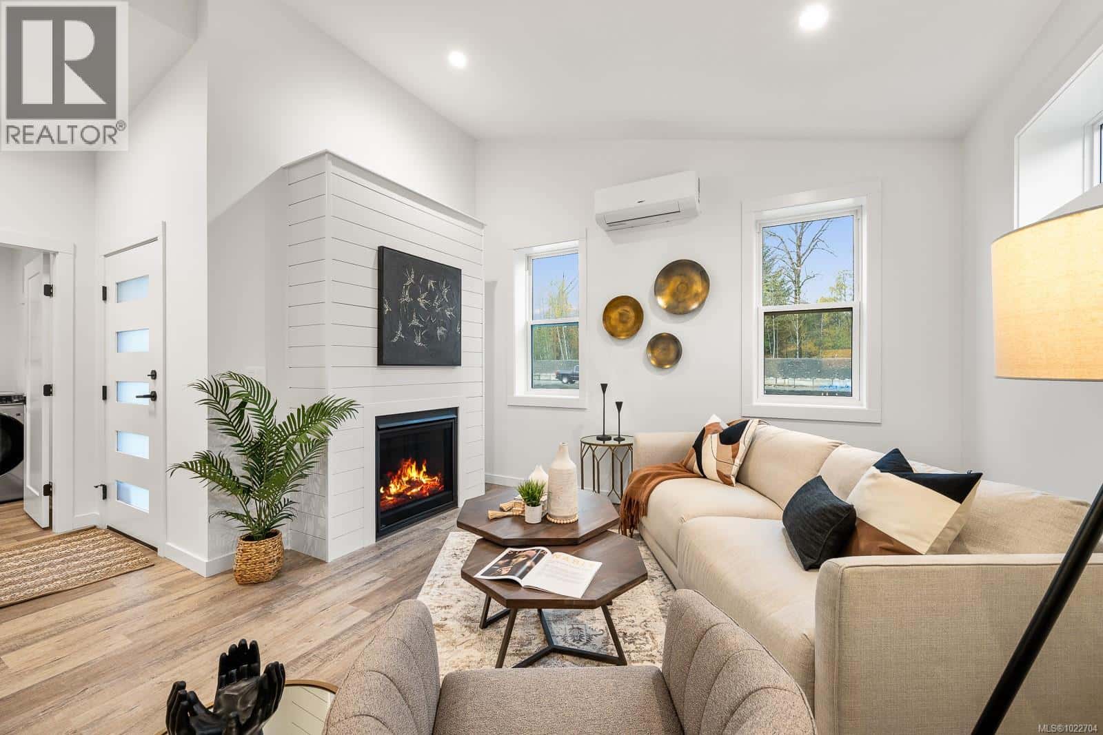 43 3025 Royston Rd — Cumberland, British Columbia - Photo 4 of 27