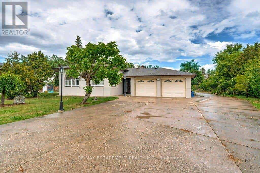 595 GREEN MOUNTAIN ROAD E — Hamilton (Stoney Creek), Ontario - Photo 3 of 44