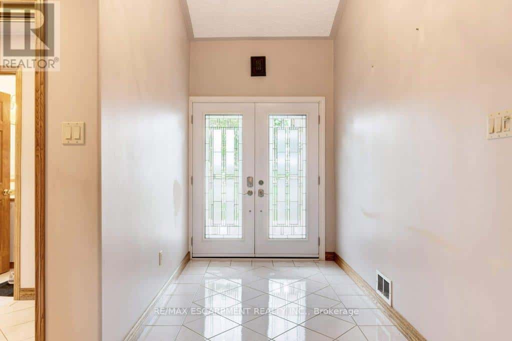 595 GREEN MOUNTAIN ROAD E — Hamilton (Stoney Creek), Ontario - Photo 5 of 44