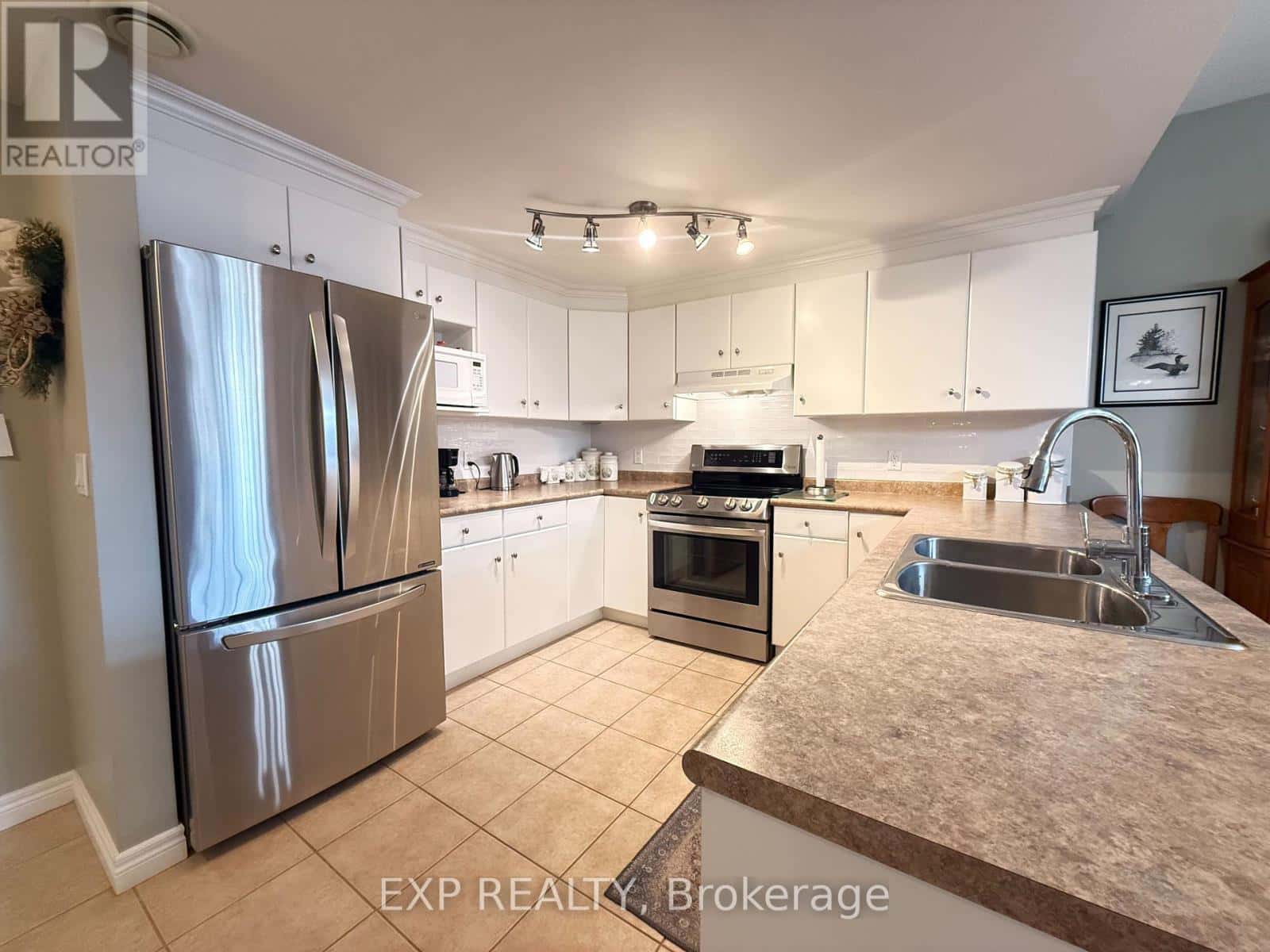 103 - 20 STATION SQUARE — Centre Wellington (Elora/Salem), Ontario - Photo 5 of 14