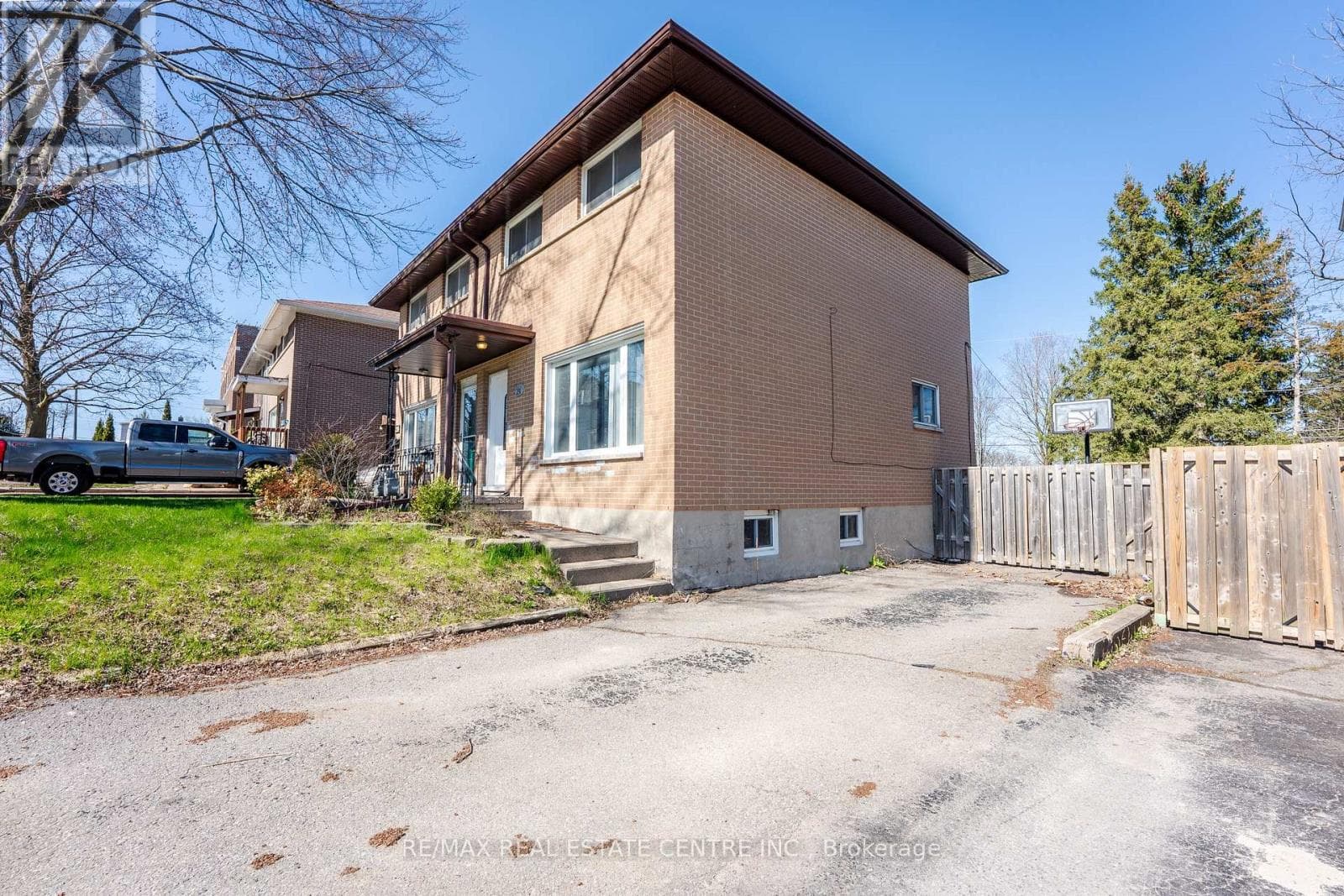 231 PERTH STREET — Brockville, Ontario - Main photo