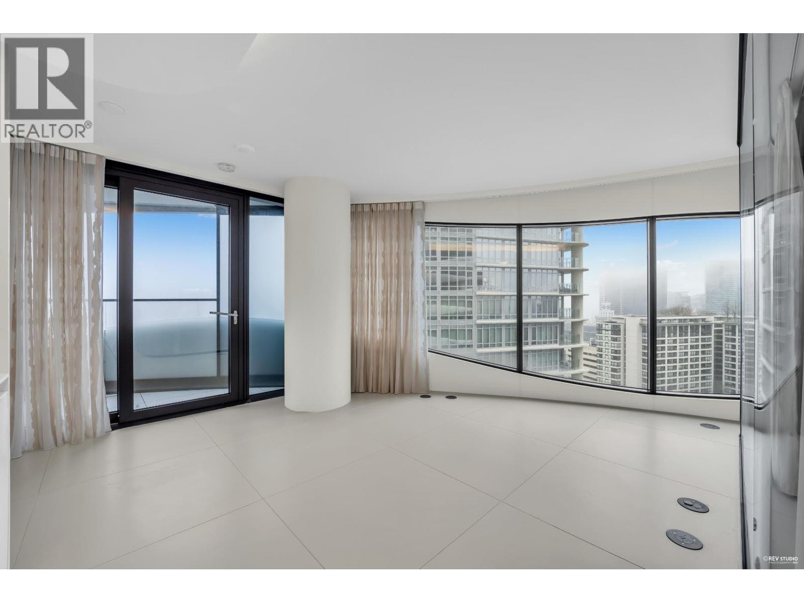 2207 1033 NELSON STREET — Vancouver, British Columbia - Main photo