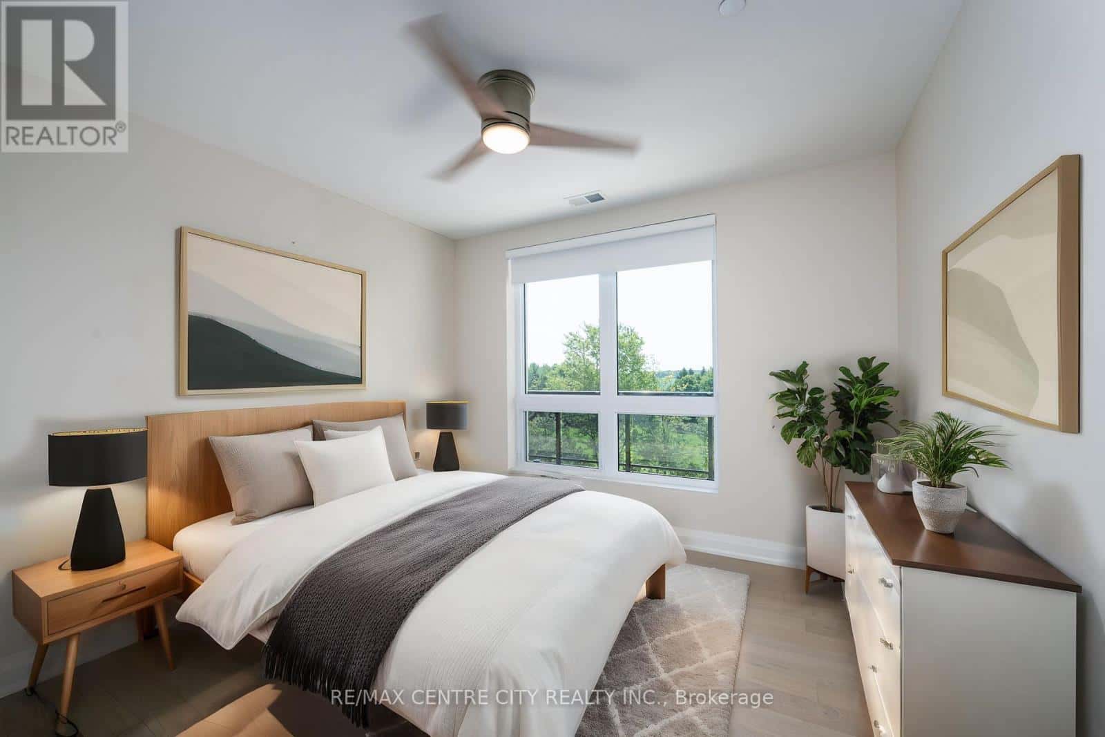 404 - 1975 FOUNTAIN GRASS DRIVE — London South (South B), Ontario - Photo 4 of 36