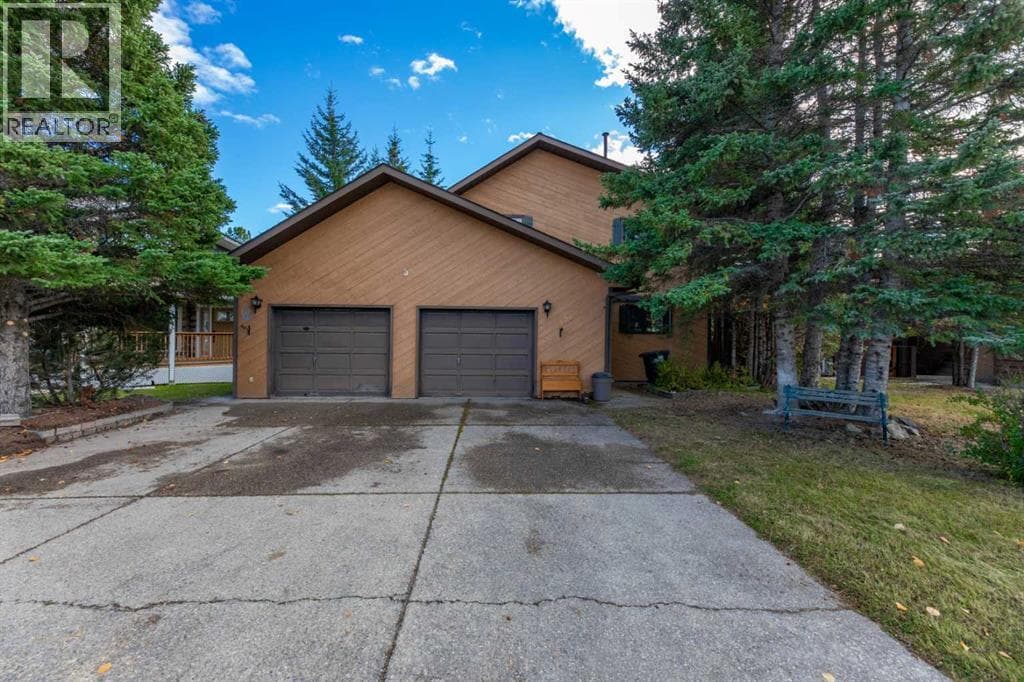 320 Collinge Road — Hinton, Alberta - Main photo