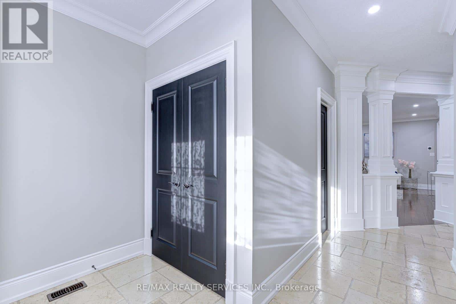 16 FALLGATE DRIVE — Brampton (Credit Valley), Ontario - Photo 3 of 46