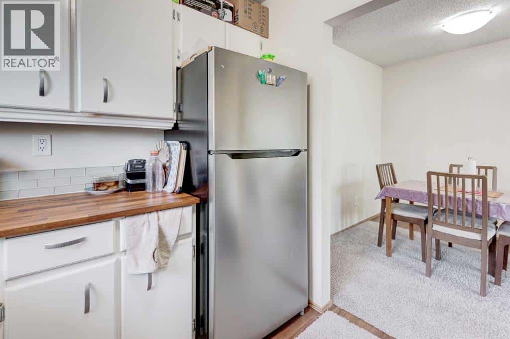 5 Fonda Drive SE — Calgary, Alberta - Photo 5 of 29