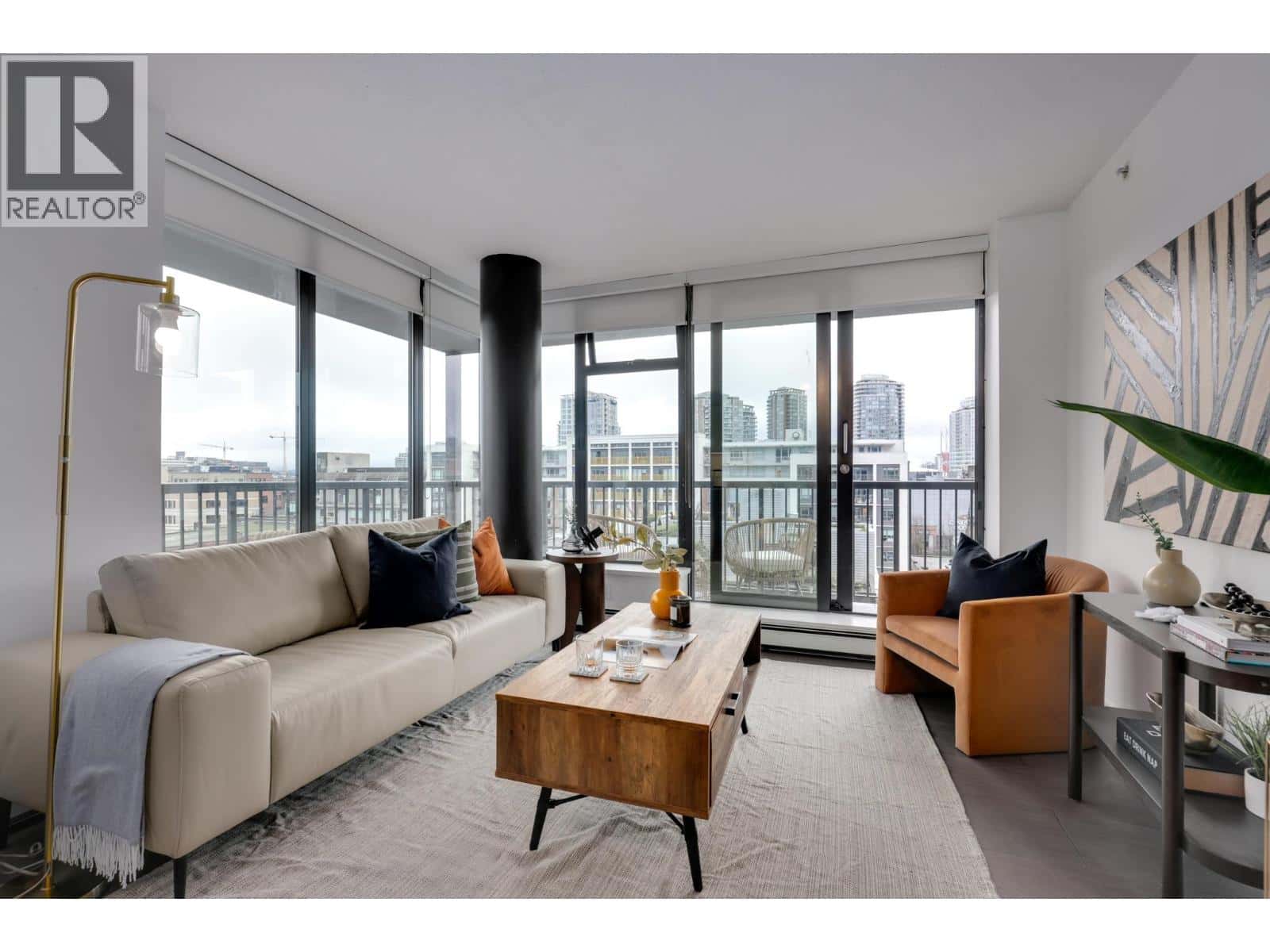 1102 66 W CORDOVA STREET — Vancouver, British Columbia - Photo 2 of 27