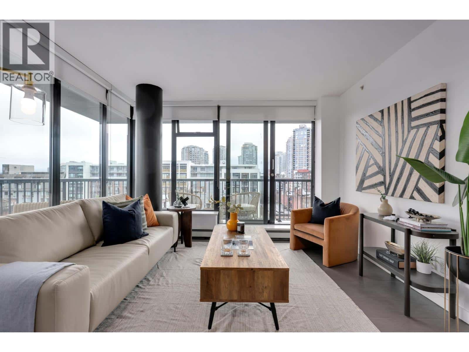 1102 66 W CORDOVA STREET — Vancouver, British Columbia - Photo 3 of 27