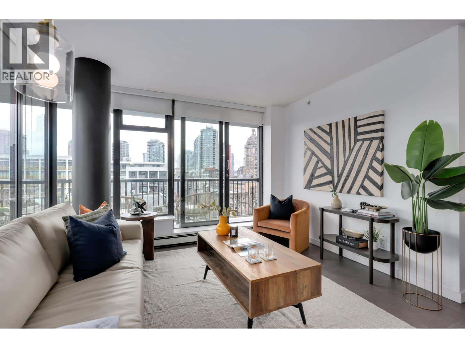 1102 66 W CORDOVA STREET — Vancouver, British Columbia - Photo 4 of 27